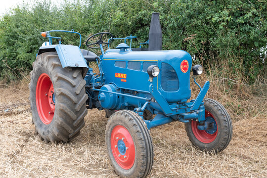 Photo of a restored Lanz Bulldog tractor