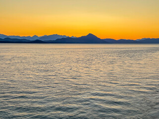 Lever de soleil au large de l’Alasks
