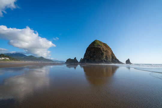 Haystack Rock on Cannon Beach Oregon