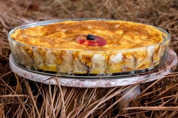 Vintage Apple Pie with Cloves and Cinnamon