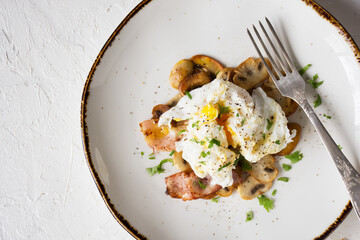egg, bacon and mushroom for breakfast