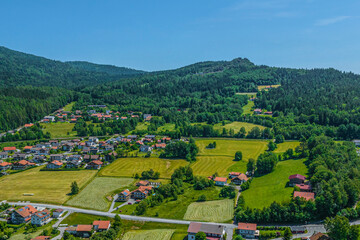 Die Marktgemeinde Bodenmais am Großen Arber im Bayerwald im Luftbild