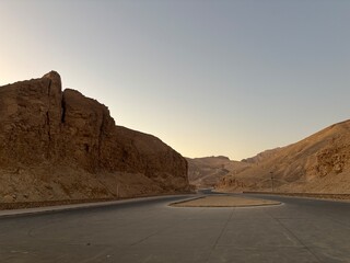 road to the mountains