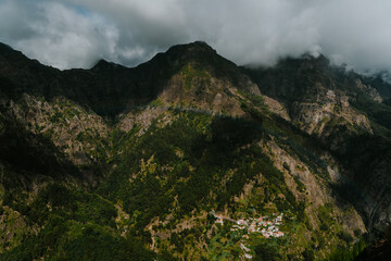 Miasteczko w górach