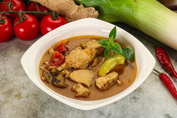 Thai curry with chicken and basil