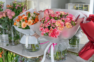 Bukiet Kwiatów w kwiaciarni © Marcin