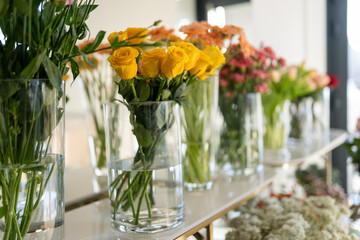 Bukiet Kwiatów w kwiaciarni © Marcin