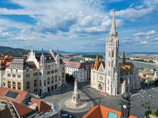 Vue aérienne panoramique de la ville capitale Budapest avec église Our Lady of Buda Castle, Fisherman's Bastion, Hongrie, Europe
