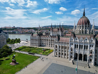 Vue aérienne panoramique de la ville capitale Budapest avec parlement hongrois Országház...