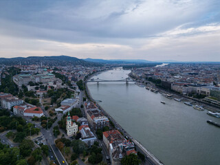 defaultBudapest, Hongrie, Danube, Parlement hongrois, Bastion des p&ecirc;cheurs, Pont des cha&icirc;nes, Buda, Pest, bains thermaux, bains Sz&eacute;chenyi, bains Gell&eacute;rt, colline du ch&acirc;teau, ch&acirc;teau de Buda, basilique