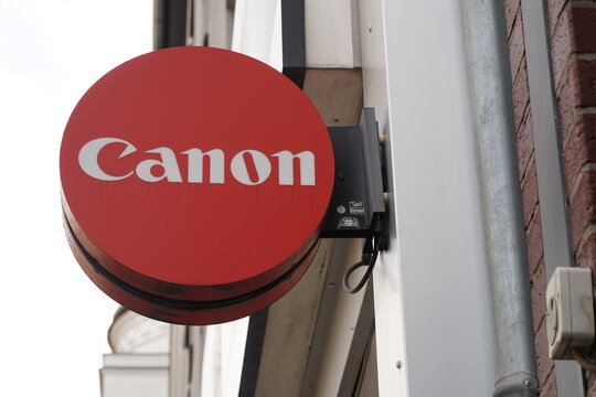 Logo von Canon an einem Fotofachgesch&auml;ft in Berlin am 02.02.2025