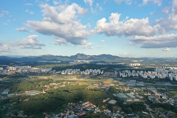 북한산과 덕양구 화정동의 조화: 자연과 도시의 만남 | Harmony of Bukhansan Mountain and Hwajeong-dong, Deogyang-gu: Where Nature Meets the City