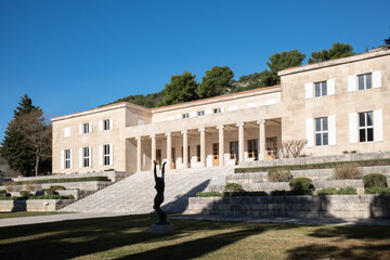 Obraz premium Exterior of the Museum of Ivan Meštrović in Split, Croatia