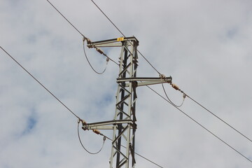 Electric pole with line wire