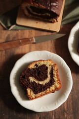 Cake marbré au chocolat et à la vanille