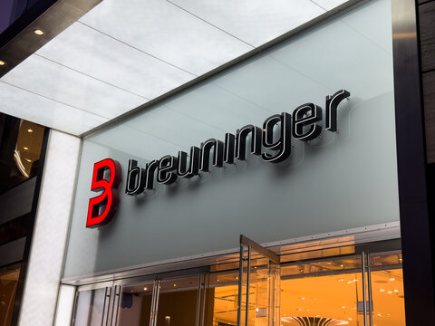 Logo eines Breuninger Stores in D&uuml;sseldorf, Deutschland