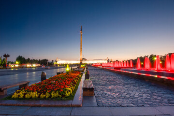 Obraz na płótnie Canvas Evening view of the fountains of the Victory Monument on Poklonnaya Hill in Moscow. Russia