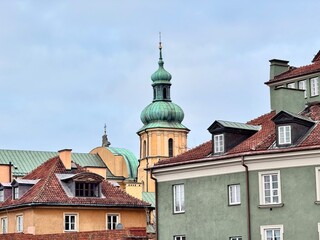 Fototapeta premium view of colorful buildings in the old town of Warsaw on a cold winter day 