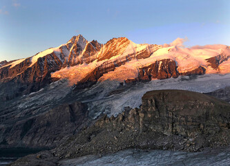 Fototapeta premium Großglockner, Teufelshorn, Glocknerwand und Hofmannspitze vom Norden
