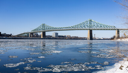 Pont Jacques-Cartier en hiver