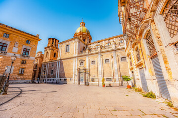 Fototapeta premium Fountain of shame on baroque Piazza Pretoria in Palermo, Sicily, Italy