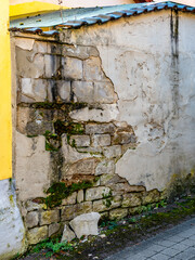 Naklejka premium Schäden an der Hauswand