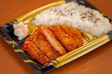 豚カツ弁当