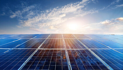 青い空と日光を背景にした太陽光発電パネル。クリーンエネルギーと再生可能エネルギー。太陽光発電。Solar power panels with blue sky and sunlight in the background. Clean and renewable energy. Solar power.