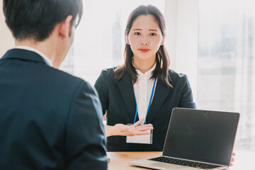 Obraz premium business team working together 一緒に働くビジネスチーム