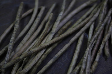 dadap beans, landes beans, cowpeas, otok beans or tolo beans.