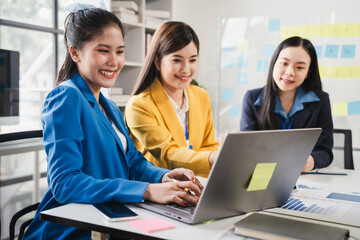 Obraz premium Female business leaders come together in conference room for their annual meeting, actively participating, asking questions, enriching seminar, Asian people, only women, Proposals and comments.