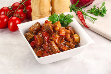 Pork with vegetables and oyster sauce
