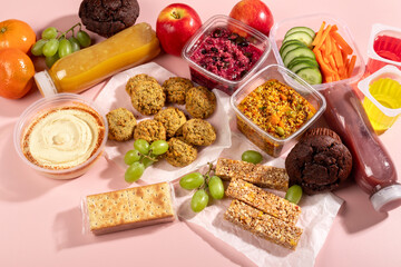 Premade animal protein free salads, snack, smoothies. Quick food to eat on the go or for lunch break, ready vegan meals