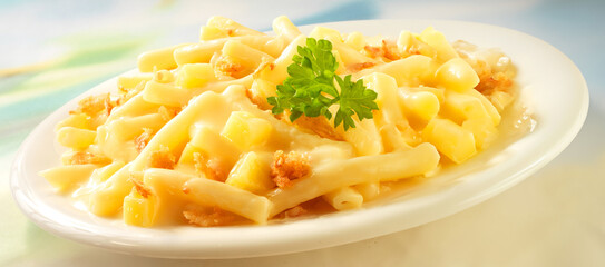 Älplermakkronen, Pasta, Nudeln, Käsesauce, Tellergericht, 