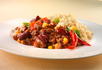 Chili con Carne, Chili con Carne mit Reis, Tellergericht, fleisch, Chili,