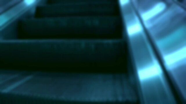 Rolltreppe mit Stufen in Nahaufnahme, Aufstieg, Karriere, Aufw&auml;rtsbewegung, Perspektive, barrierfrei, modern, Technologie, Architektur, Ziele, Karriereleiter, Zukunft, Zielstrebigkeit, Bequemlichkeit
