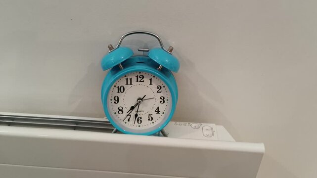 R&eacute;veil m&eacute;canique sur un radiateur de chauffage