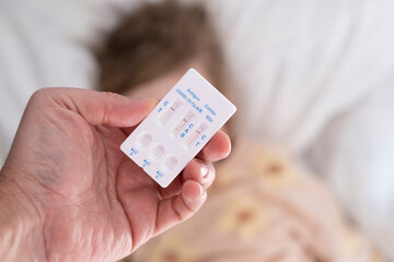 Positive combo test result for influenza b.