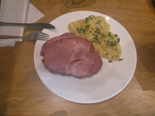 Kaiserfleisch mit Kartoffelsalat