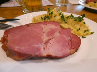 Kaiserfleisch mit Kartoffelsalat