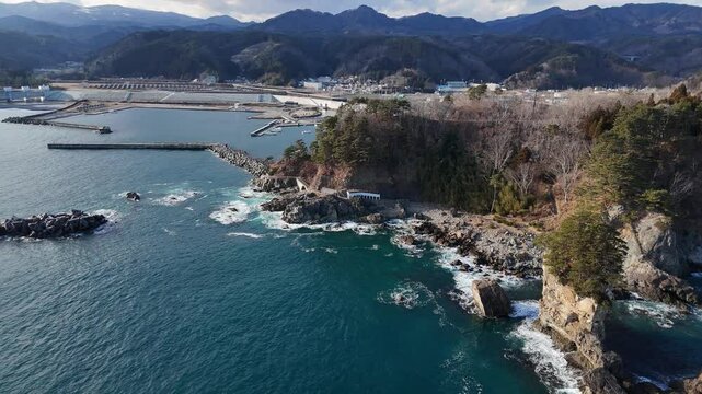 三王岩と田老漁港（空撮・移動） - 岩手県宮古市田老,日本