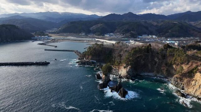 三王岩と田老漁港（空撮・固定） - 岩手県宮古市田老,日本