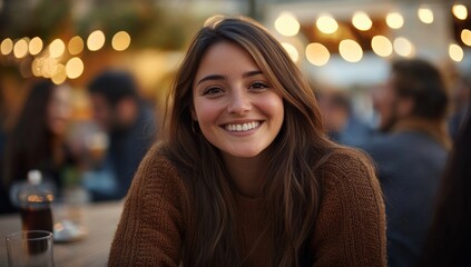 Obraz premium Smiling Woman at Night Market