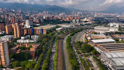 Imagen aérea tomada con drone, en ella se observa el área metropolitana del Valle de Aburrá,...