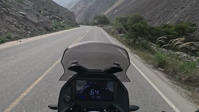 CAMINO DE TIERRA EN MOTO