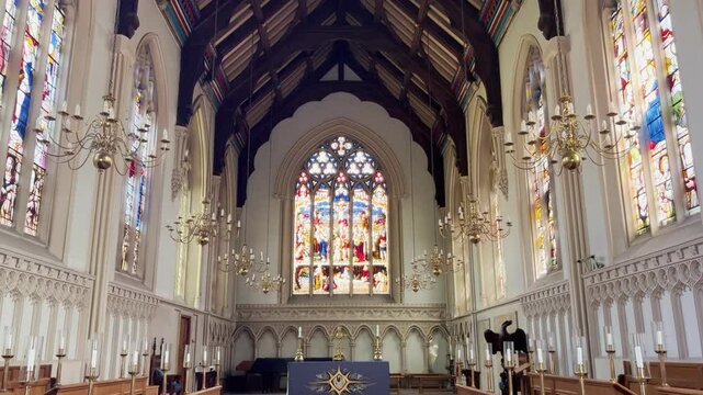 Experience a beautiful sunny day in Cambridge, UK, exploring the historic University of Cambridge and its iconic colleges. Walk along the King&rsquo;s College, King&rsquo;s College Chapel, and Corpus Christi Coll