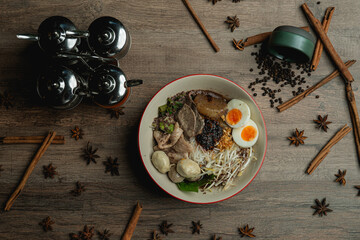 Braised pork and chicken noodles Add extra boiled eggs