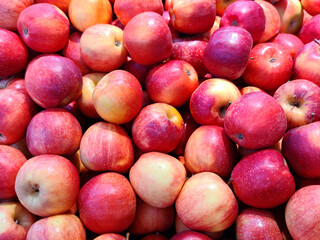 Group of apple selling in market
