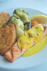 Hot salmon and veggie dish