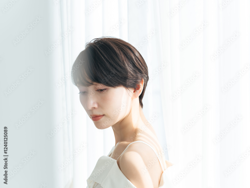 Poster 女性、花嫁、ポートレート、人物、美容、ナチュラル、スキンケア、ブライダル、ウェディング、ドレス、コスメ、化粧品、キレイめ、ミドルエイジ、新婦、結婚式、前撮り、日本人、フェミニン、ショートヘア、美容院、エステ、サロン、カメラ目線、30代、40代、美肌、美白、美顔、コピースペース、広告、美しい、美人、オトナ、きれいめ、シンプル、清潔感、上品、清楚、窓際、UVケア、日焼け止め、ファッション、おしゃれ、カ